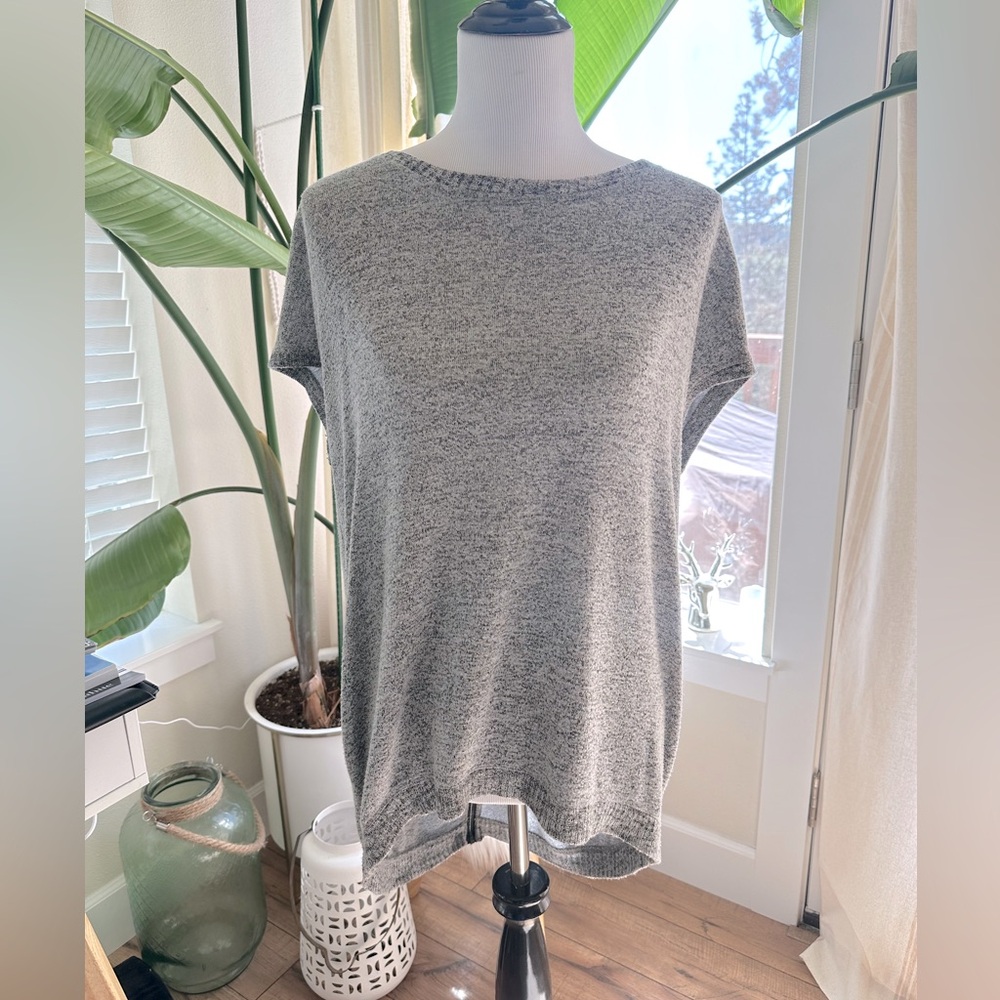 Gray tunic with zip-up back
